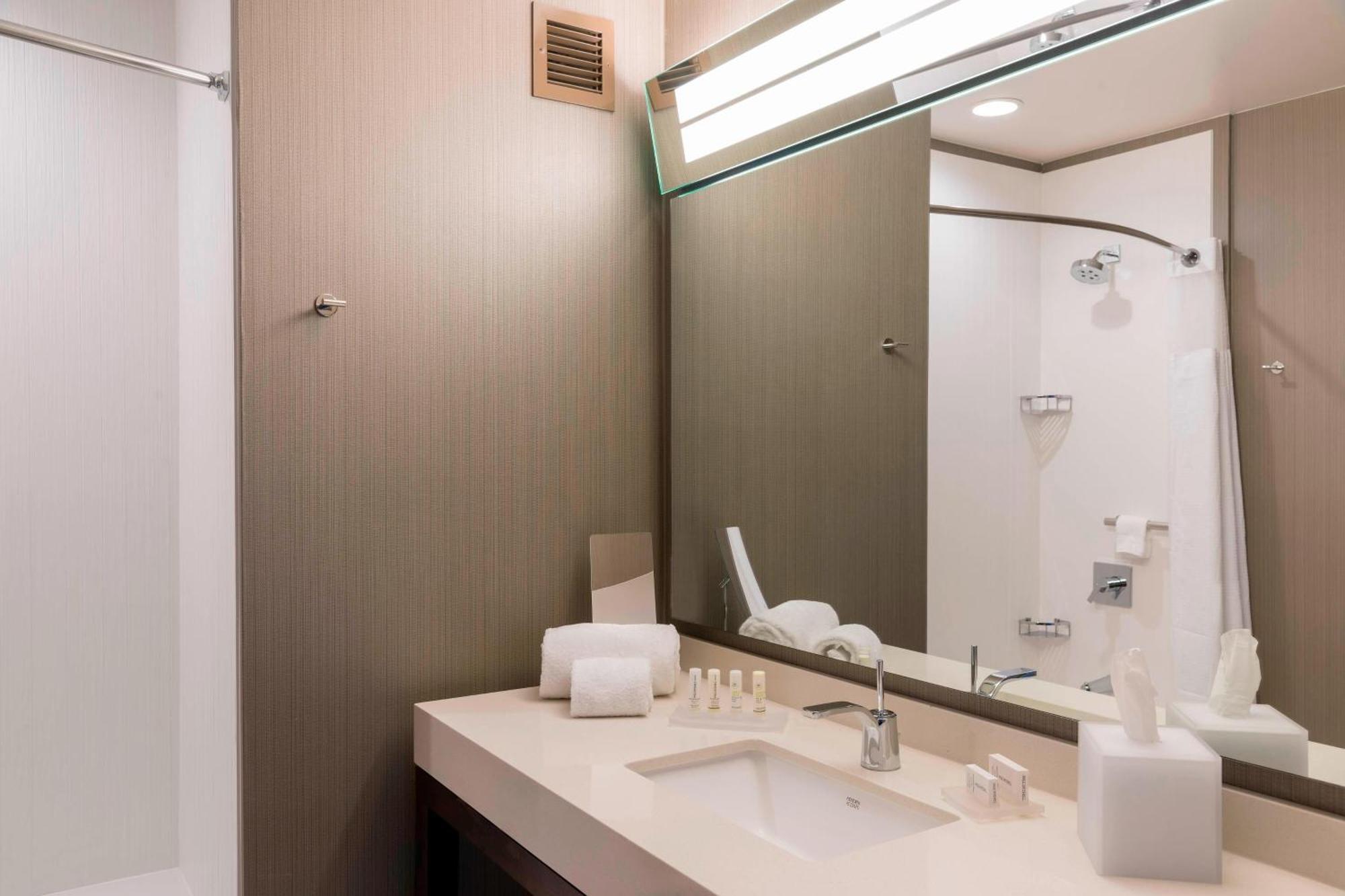 Courtyard By Marriott Waterloo Cedar Falls Eksteriør billede